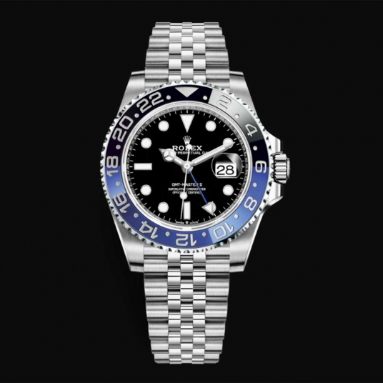 俗稱藍黑圈、BATMAN的Rolex GMT-Master II 116710BLNR是舊版本的款式，用的是三格錶帶，早已經
