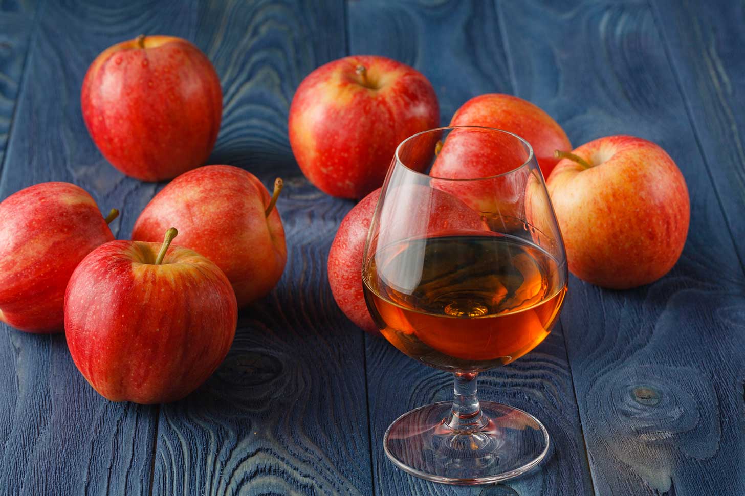 白蘭地世界好大，來一杯蘋果清香的Calvados吧！